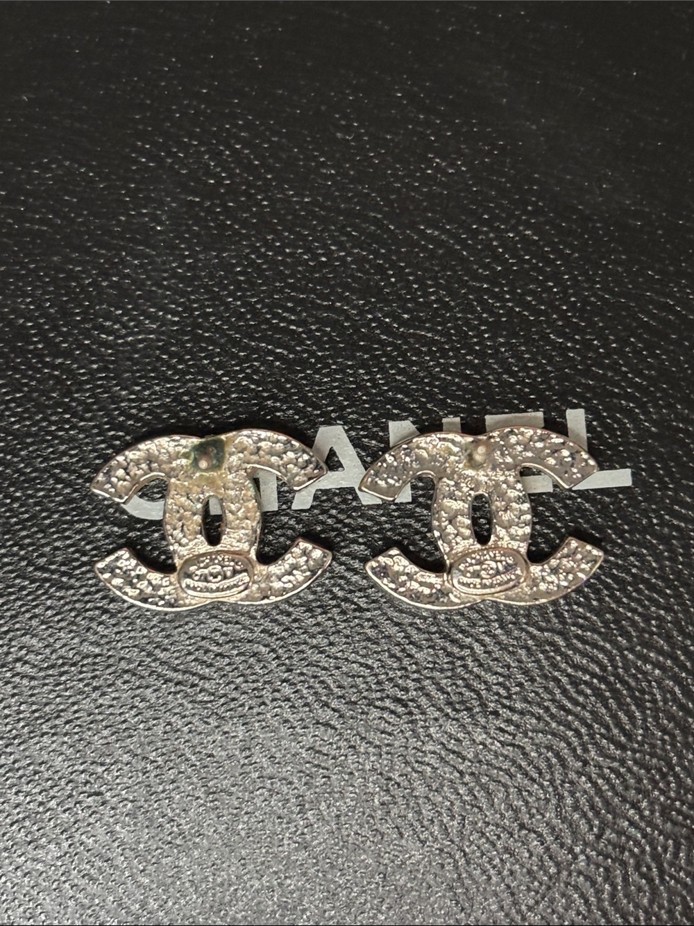 CHANEL Crystal CC Logo Stud Earrings - Clear / Silver - Picture 4 of 5